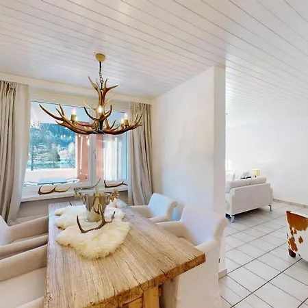 Apartment Skyline 107 *