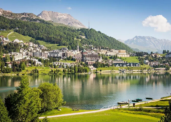 Apartment Skyline 107 *